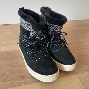 Tom’s Alpine Black/White Waterproof Suede Boots, Women’s Size 8 1/2
